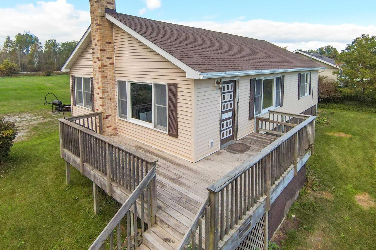 Cozy Tawas City Home With Views Of Lake Huron! المظهر الخارجي الصورة