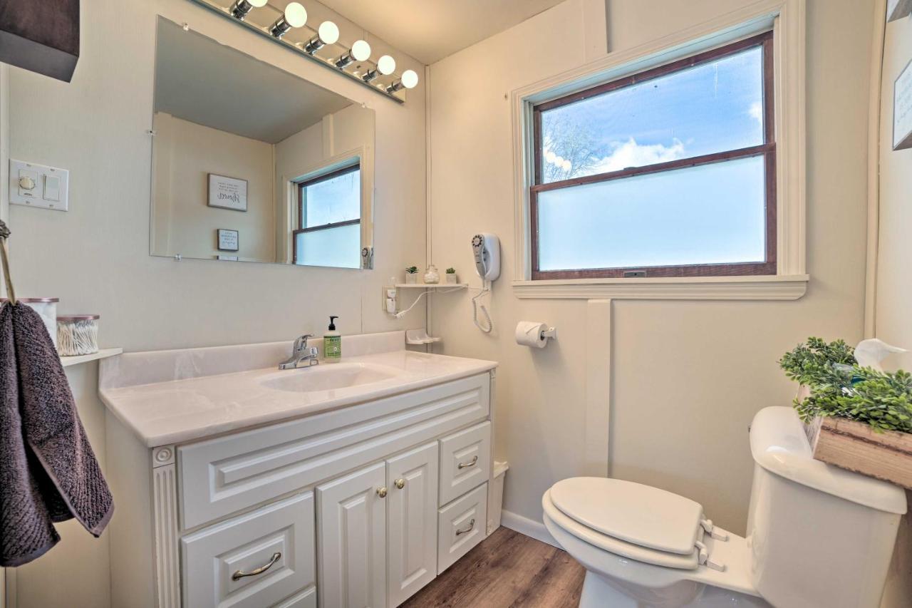 Cozy Tawas City Home With Views Of Lake Huron! المظهر الخارجي الصورة
